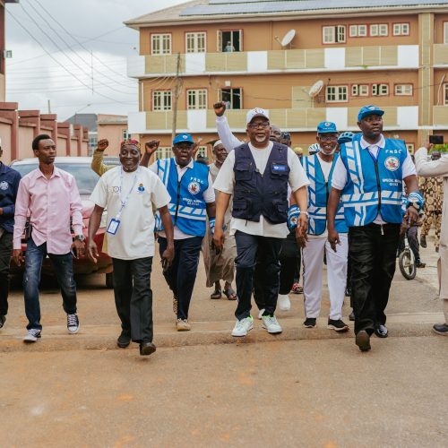 A Leader Walks the Talk: Amir Ahmadiyya Nigeria Joins Humanity First Walk, Run & Bike